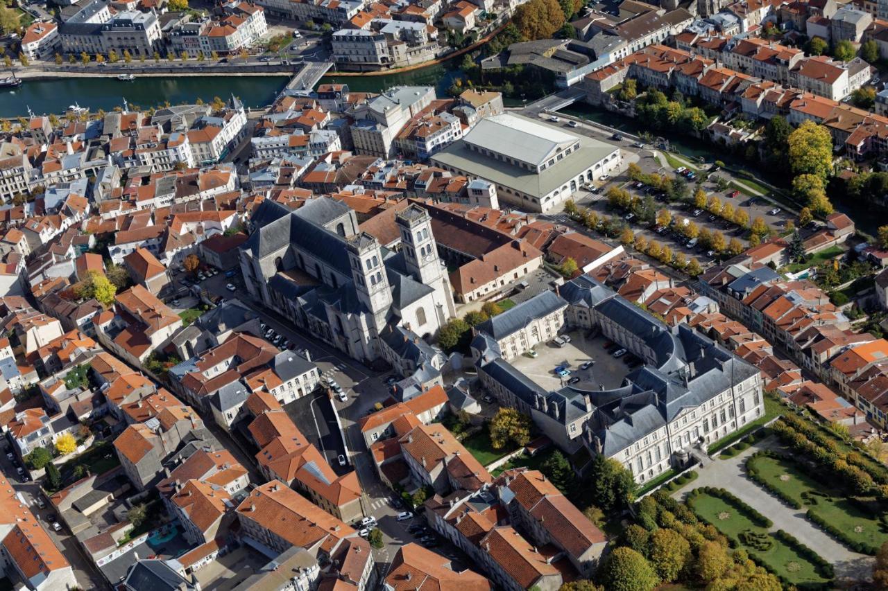 Le Cocon D'Eloise Apartamento Verdun-sur-Meuse Exterior foto